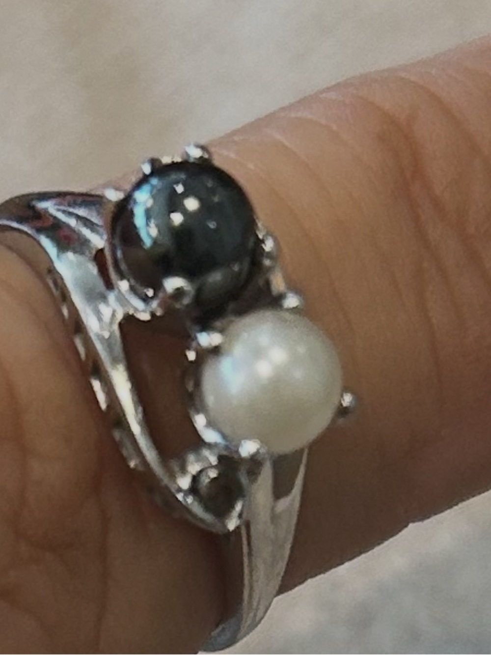VINTAGE 10K GOLD STAMPED YOU & ME Pearl & Hermitite ring size 6 BEAUTIFUL!